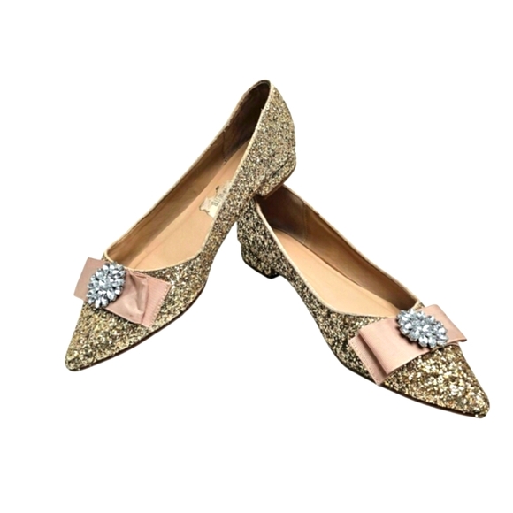 crown & ivy Shoes - Crown & Ivy Gold Shimmery Sequins Flats W/ Low Heel & Rhinestone Bow Detail 7.5M